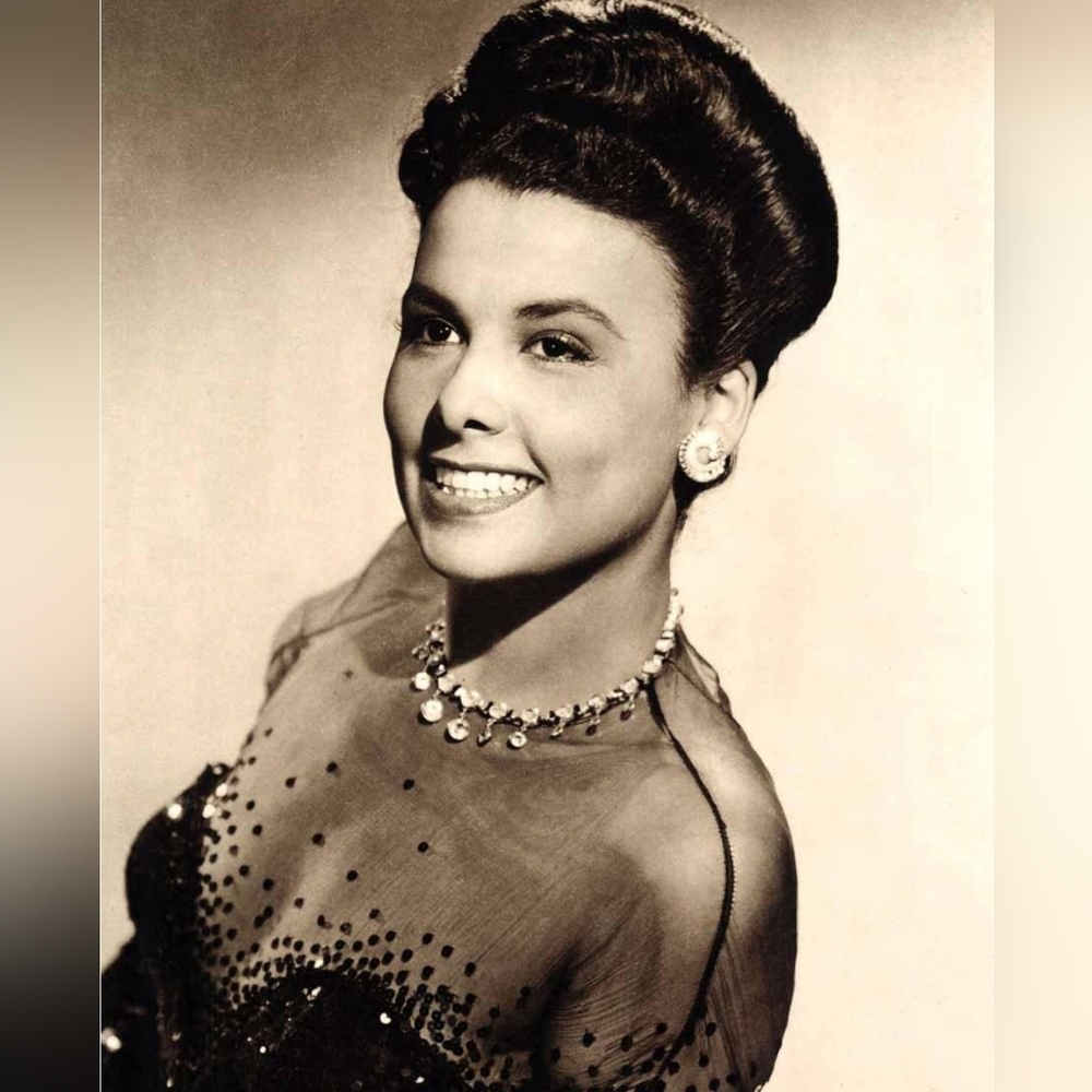 🌟 🎭 💍💄A Tribute to Beautiful Women of the Past! ✨️♥️🌹👠💎📿 - Picture 10 of 16